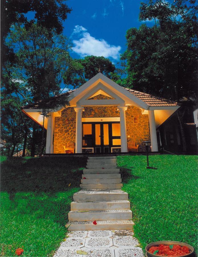 Hotel Treetop Thekkady Exterior photo