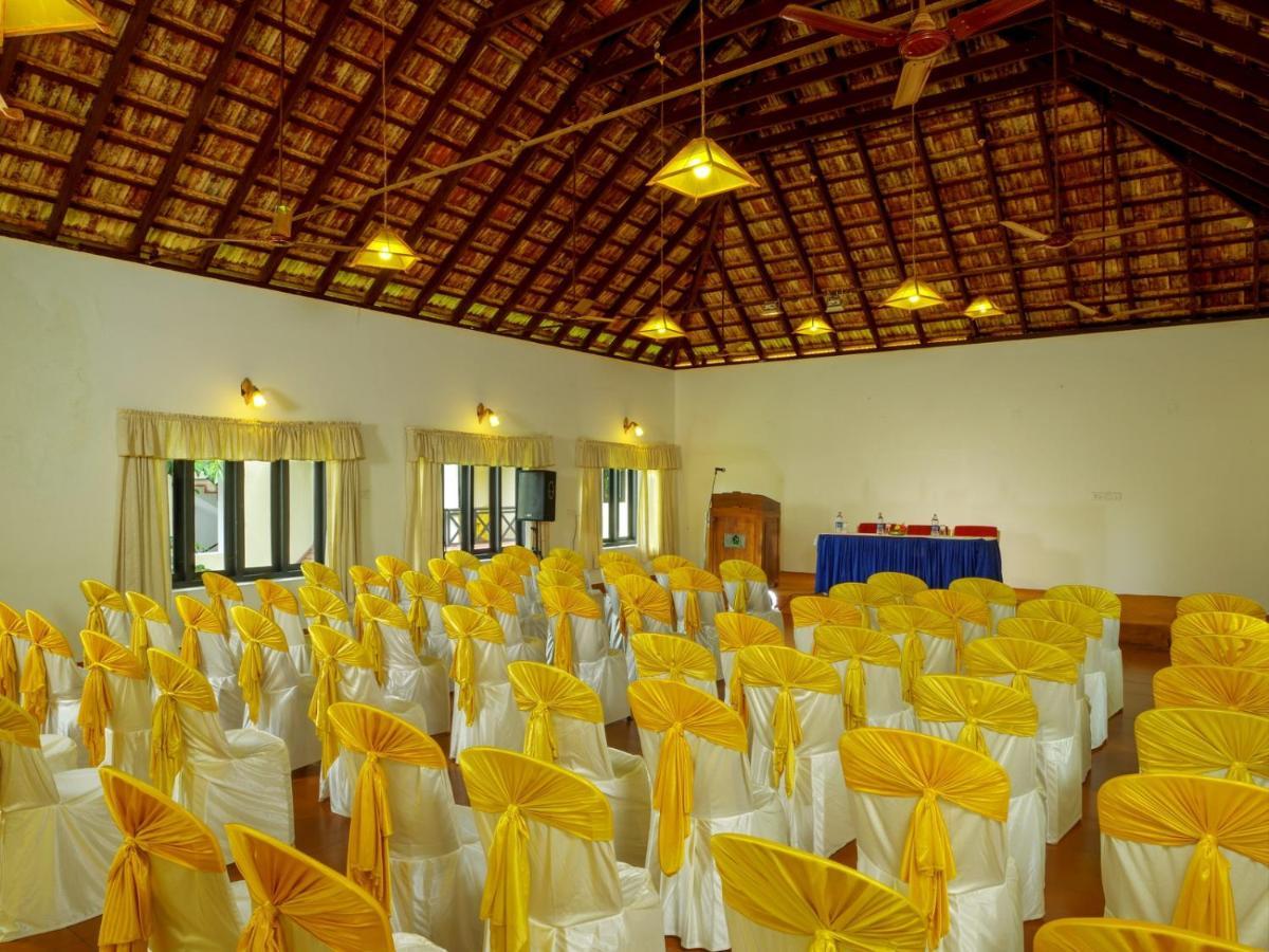 Hotel Treetop Thekkady Exterior photo